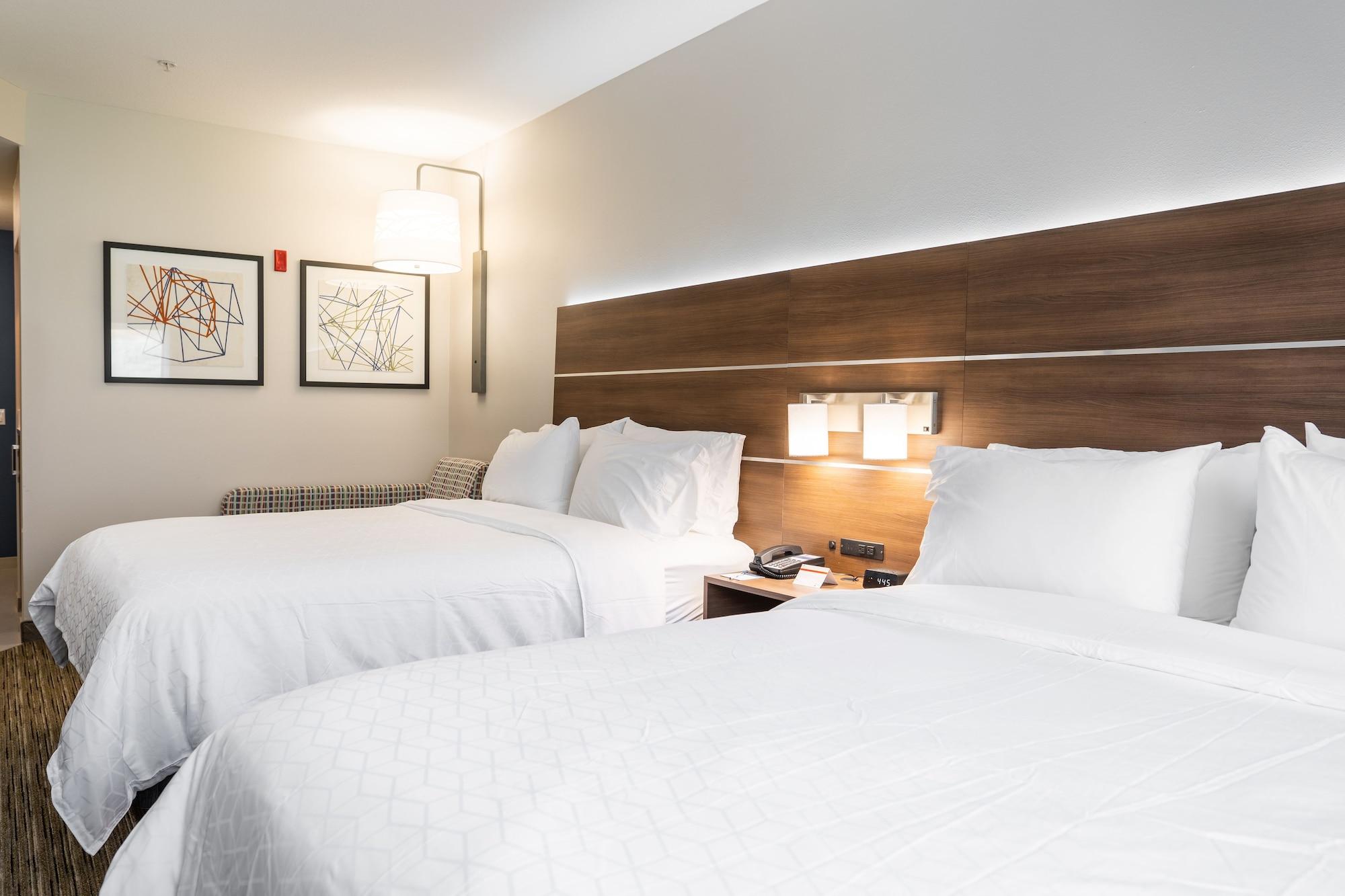 Holiday Inn Express & Suites - Lake Forest, An Ihg Hotel Exterior foto