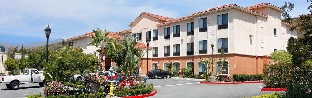 Holiday Inn Express & Suites - Lake Forest, An Ihg Hotel Exterior foto